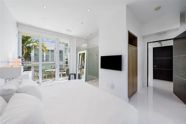 $100,000 | 227 East Dilido Drive, Miami Beach, FL 33139