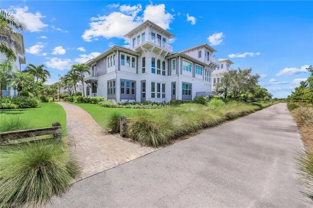 $750,000 | 6573 Dominica Drive, Unit 5 101, Naples, FL 34113