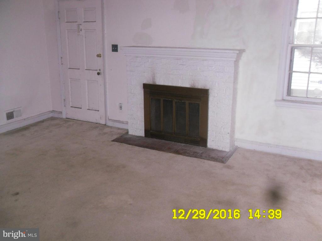 3657 Forest Hill Road Baltimore, MD 21207 - Photo 3 of 12 Interior (General)