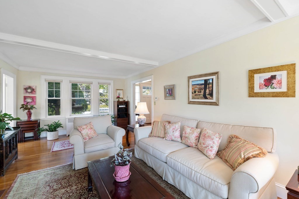 28 Columbia Road Marblehead, MA 01945 - Photo 16 of 42 a living room with furniture and wooden floor