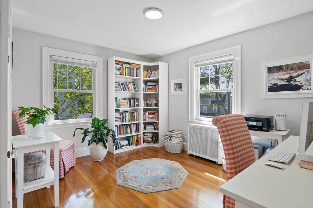 28 Columbia Road Marblehead, MA 01945 - Photo 28 of 42 a living room with furniture and a potted plant