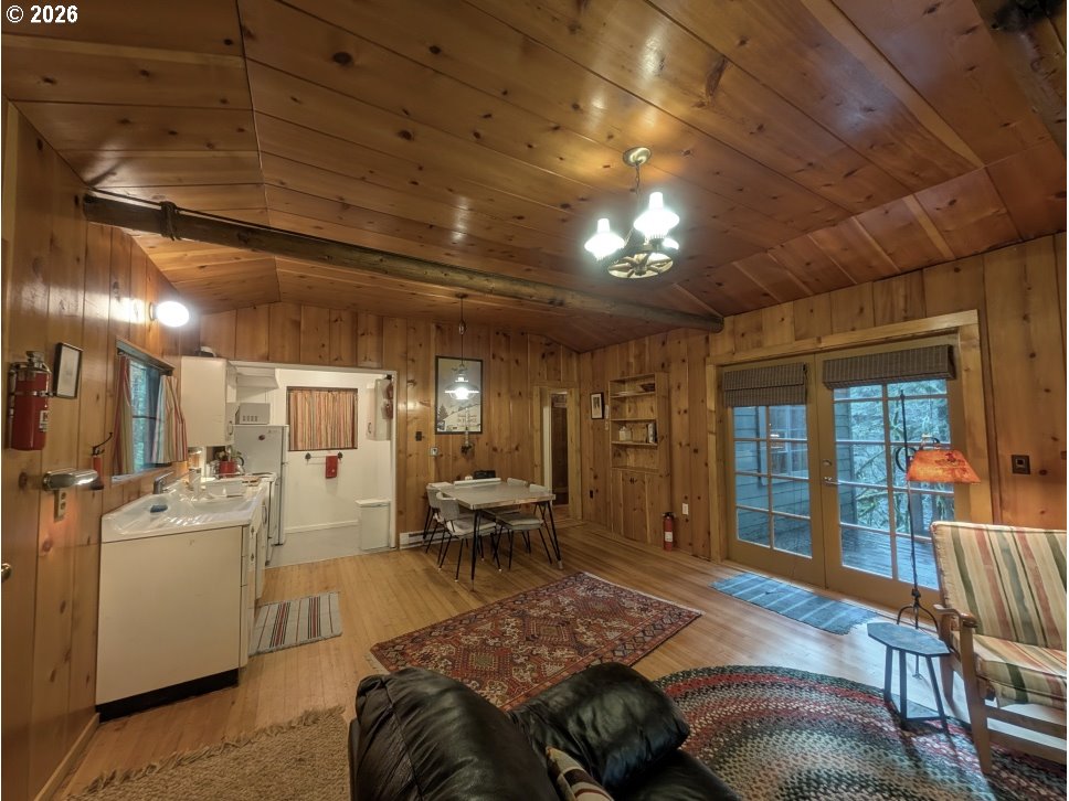 75106 Road 28 B Rhododendron, OR 97049 - Photo 13 of 35 Gallery Image 13