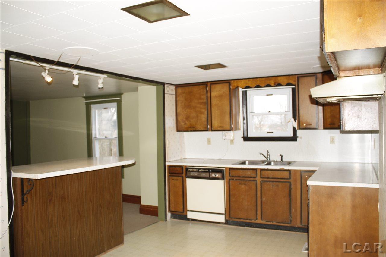 5732 Centennial Road Tecumseh, MI 49286 - Photo 2 of 27 Kitchen