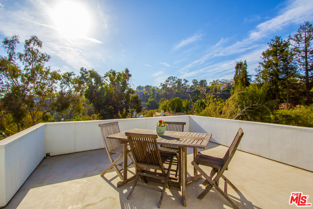 469 Upper Mesa Road Santa Monica, CA 90402 - Photo 24 of 33 a view of city from terrace with seating space