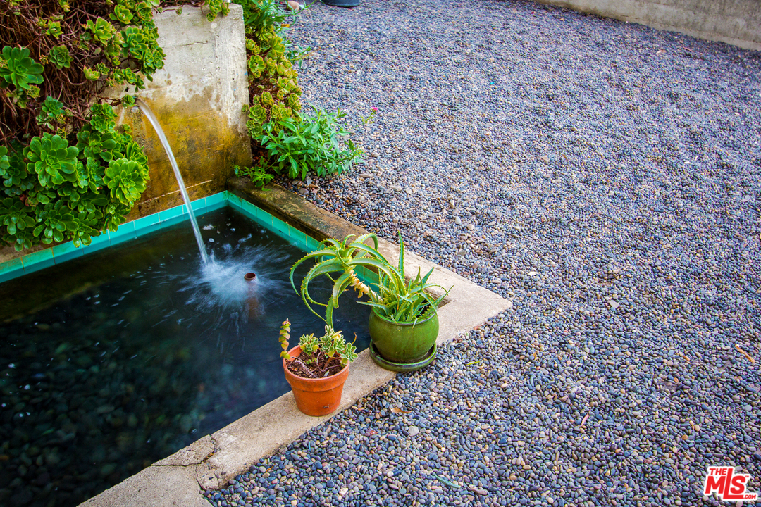 469 Upper Mesa Road Santa Monica, CA 90402 - Photo 33 of 33 a outdoor view with a seating space