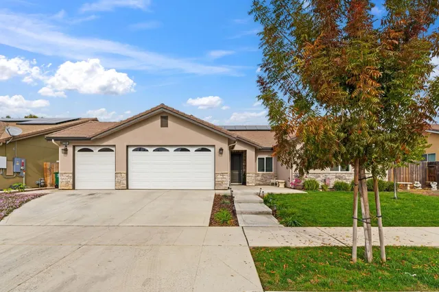 $485,000 | 2286 East Jefferson Avenue, Reedley, CA 93654
