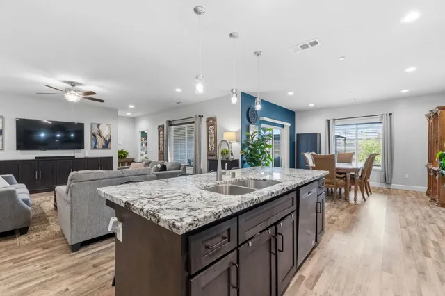 $485,000 | 2286 East Jefferson Avenue, Reedley, CA 93654