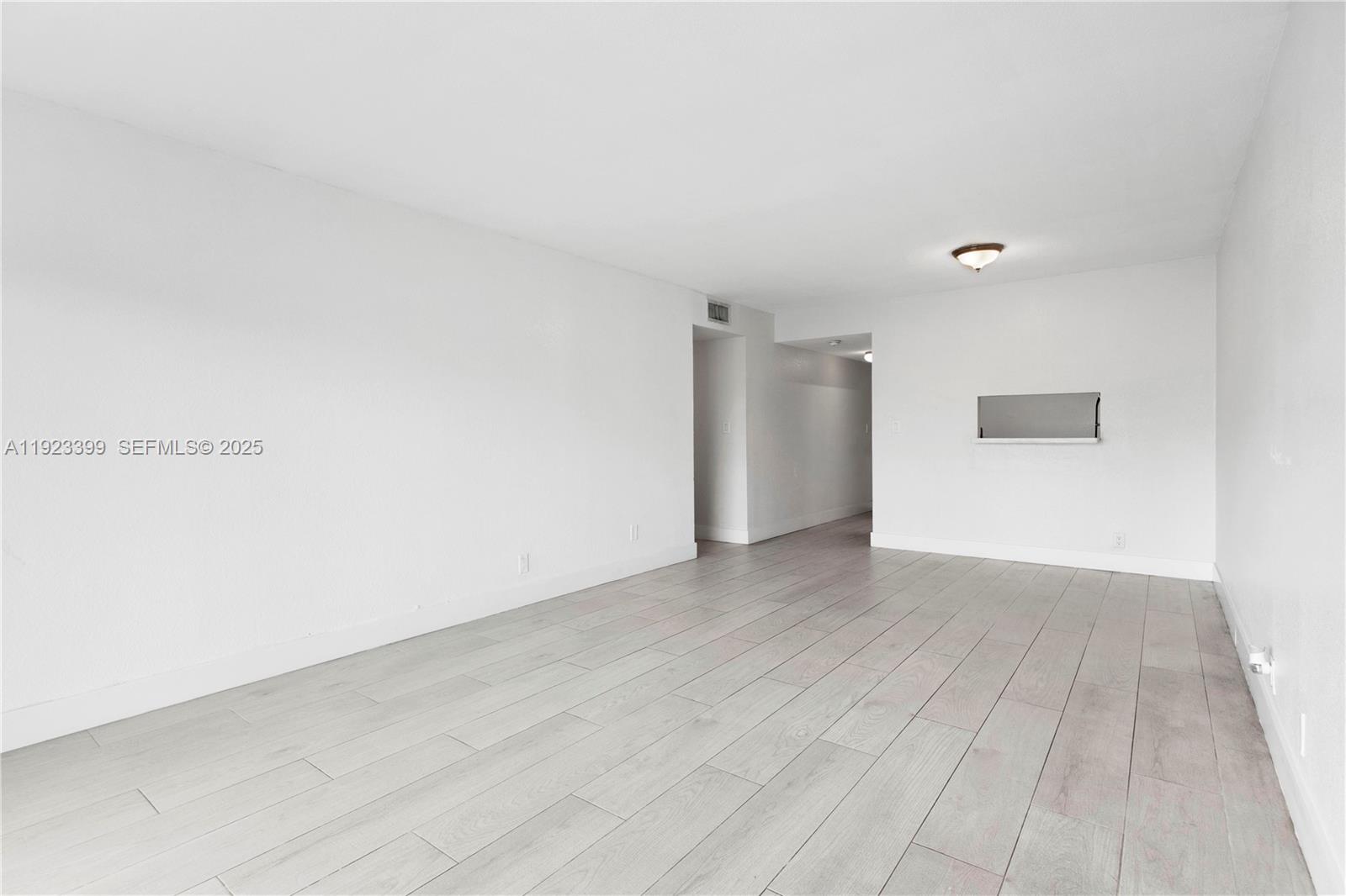 5201 Geneva Court, Unit 211 Doral, FL 33166 - Photo 12 of 33