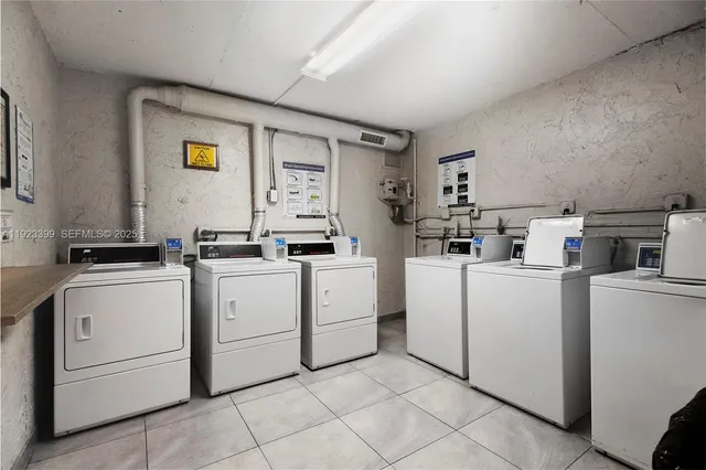 a view of a tennis court