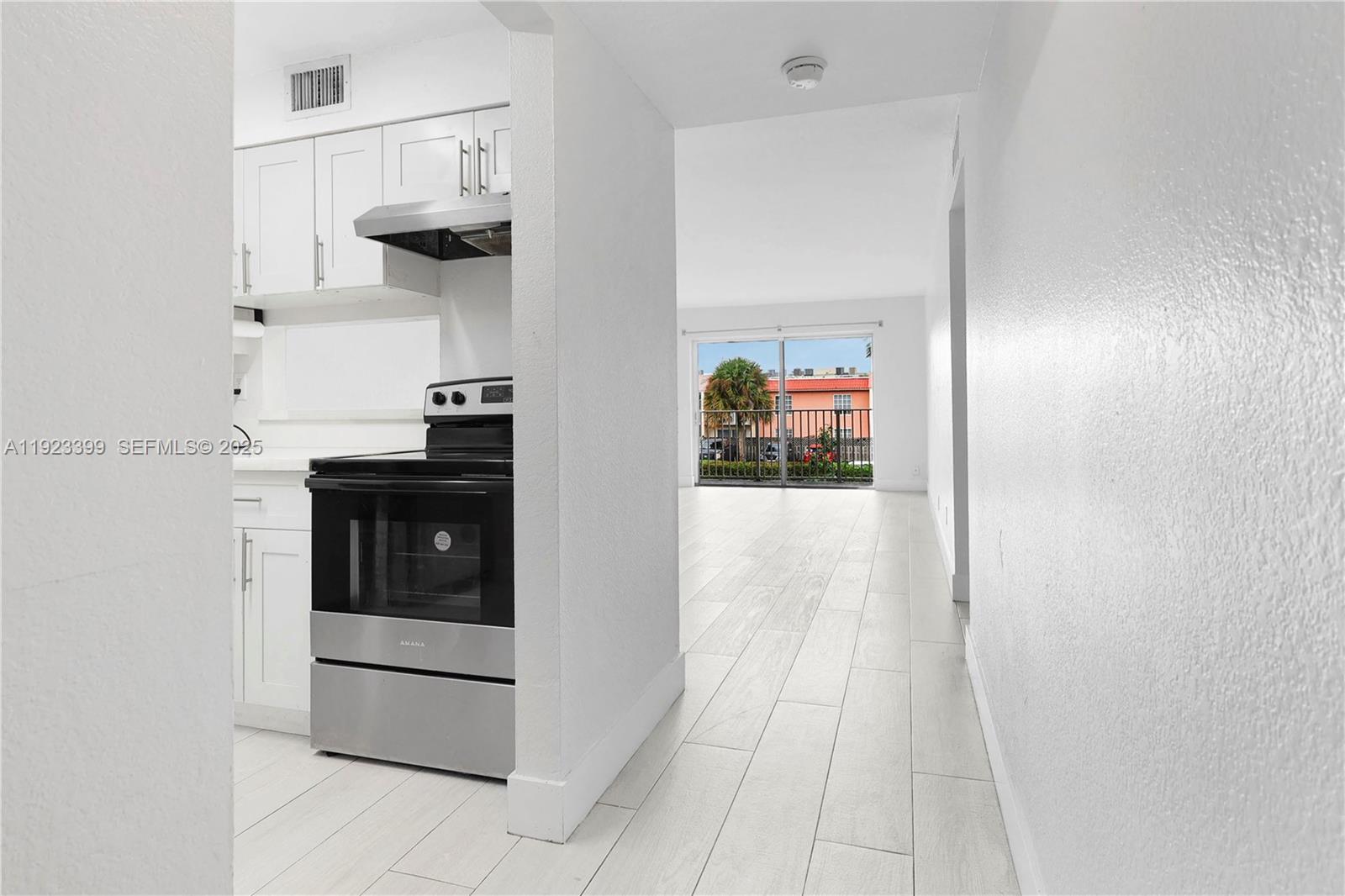 5201 Geneva Court, Unit 211 Doral, FL 33166 - Photo 6 of 33