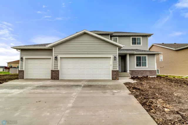 $455,000 | 3515 18th Street South, Moorhead, MN 56560