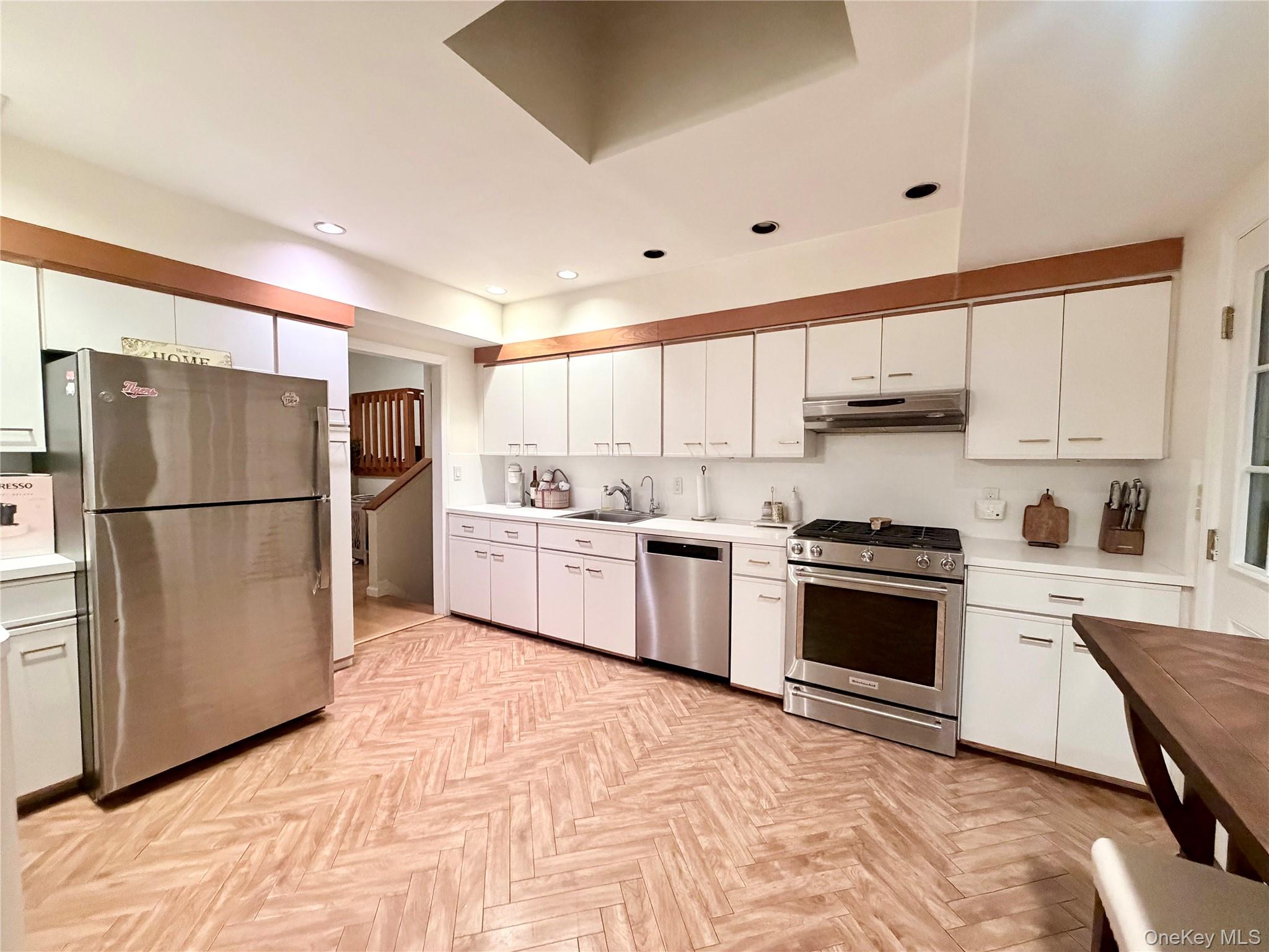 821 Channel Road Long Beach, NY 11561 - Photo 5 of 17