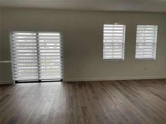 $2,600 | 15520 Southwest 136th Street, Unit 103, Miami, FL 33196