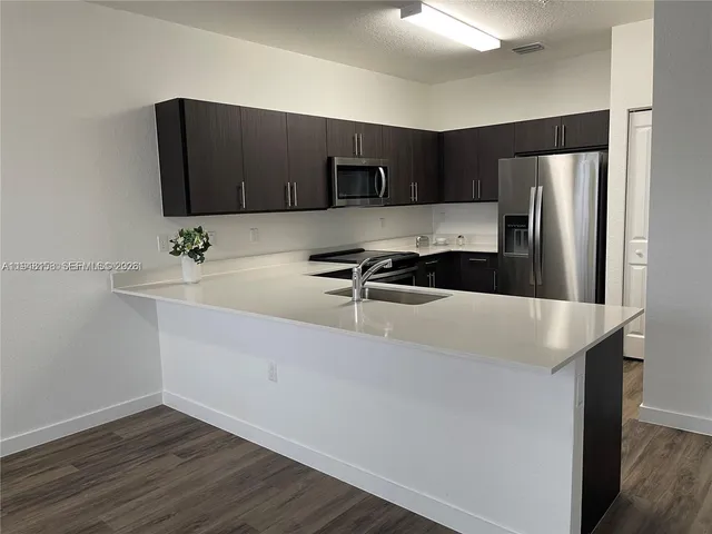 $2,600 | 15520 Southwest 136th Street, Unit 103, Miami, FL 33196