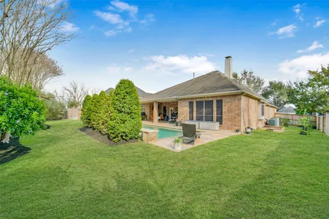 $669,000 | 21214 Redcrest Manor Drive, Richmond, TX 77406