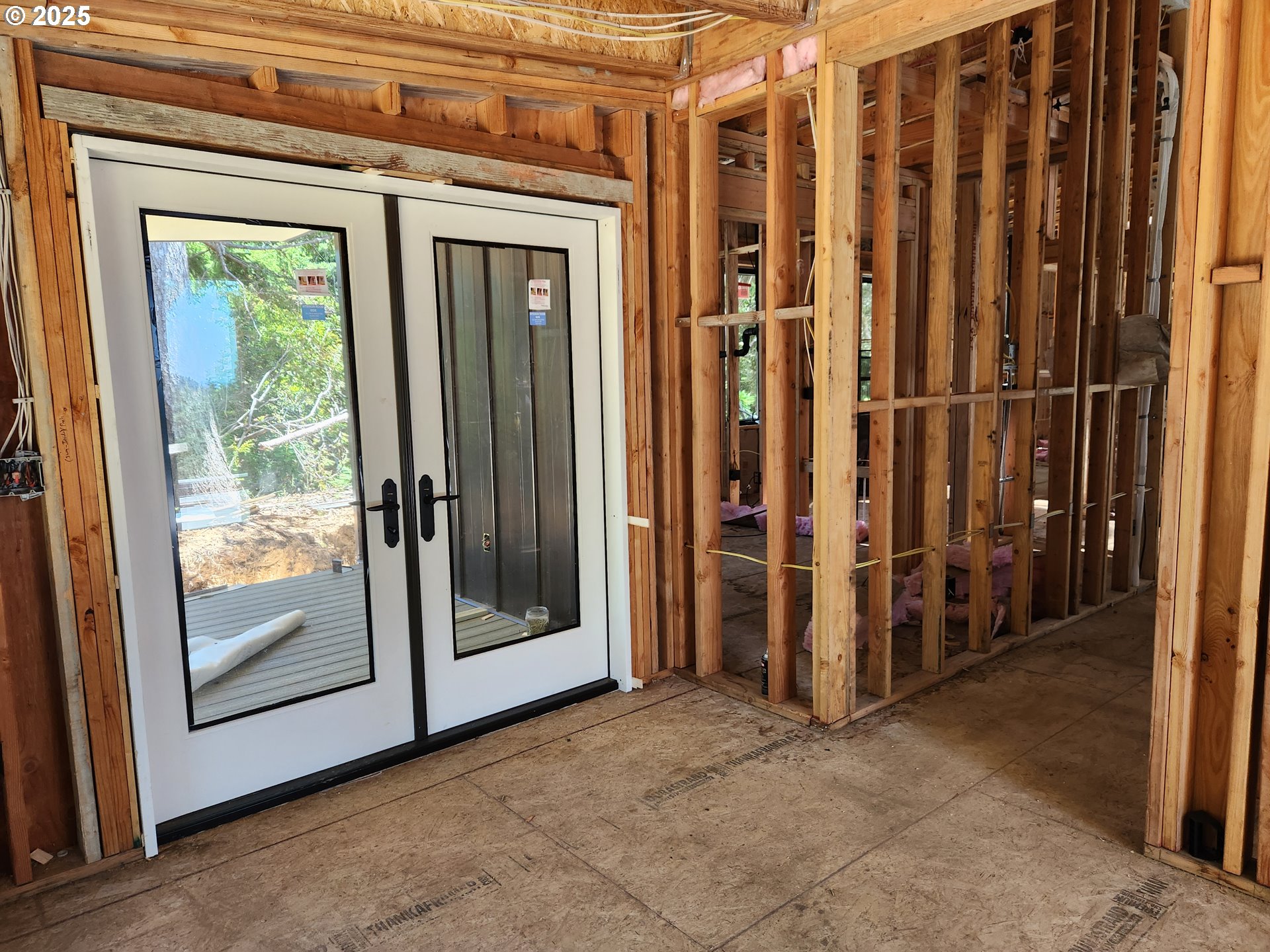 41930 Old Mill Road Port Orford, OR 97465 - Photo 4 of 32 Entrance/Foyer