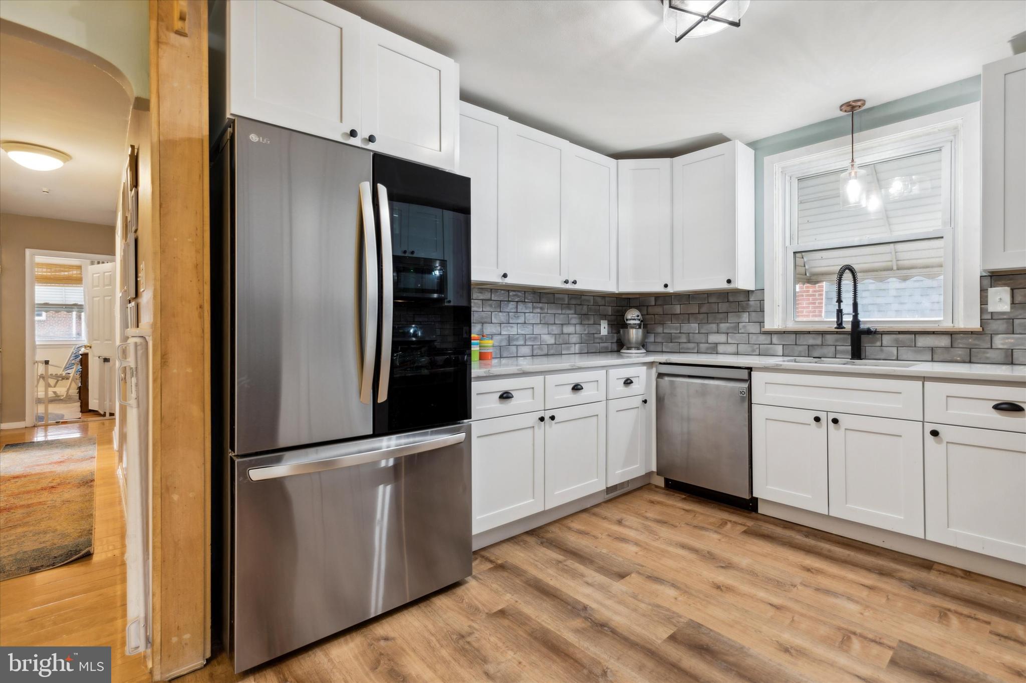756 Claire Road Philadelphia, PA 19128 - Photo 8 of 35 Gallery Image 8