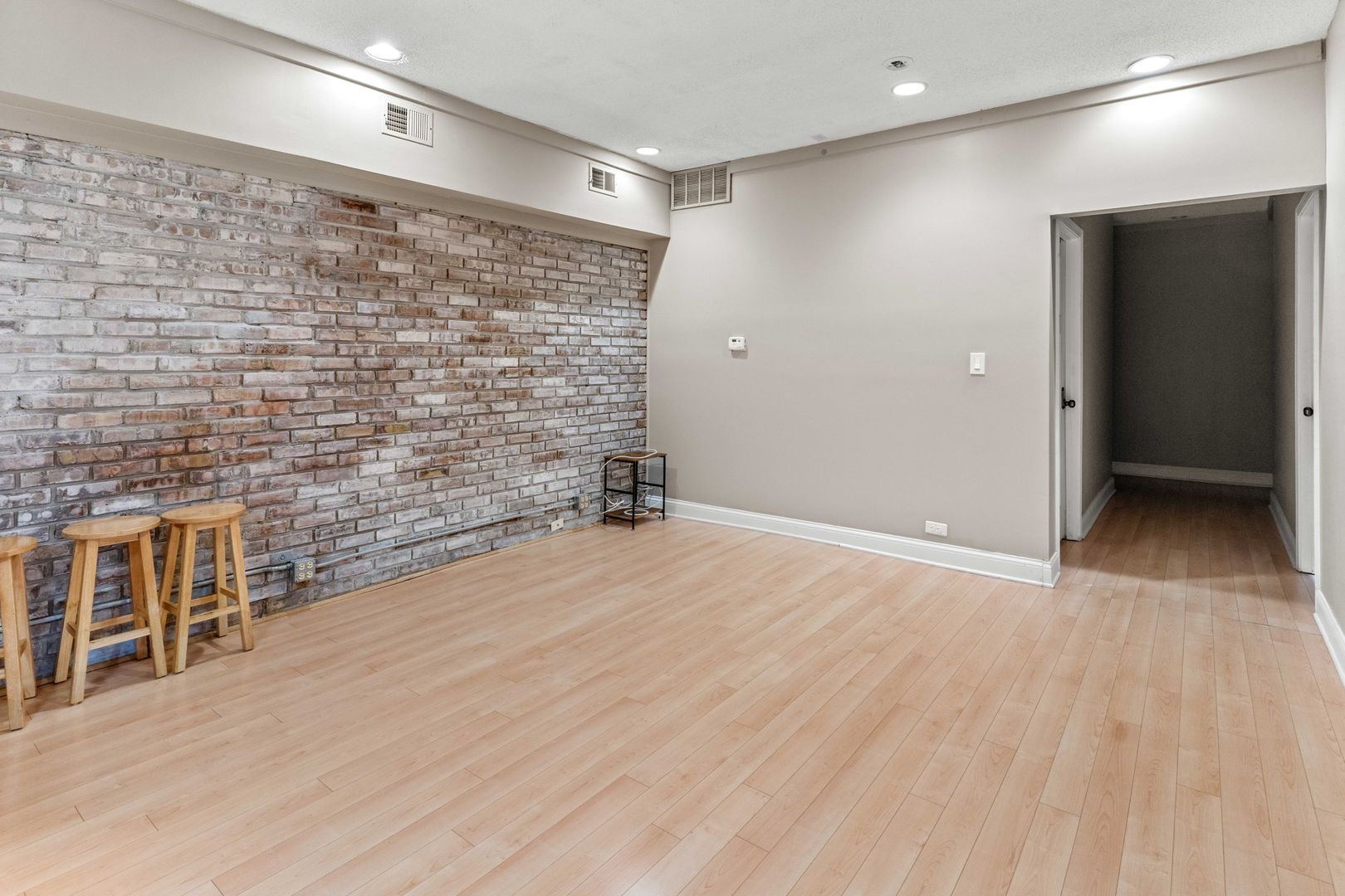 735 West 35th Street Chicago, IL 60609 - Photo 8 of 31