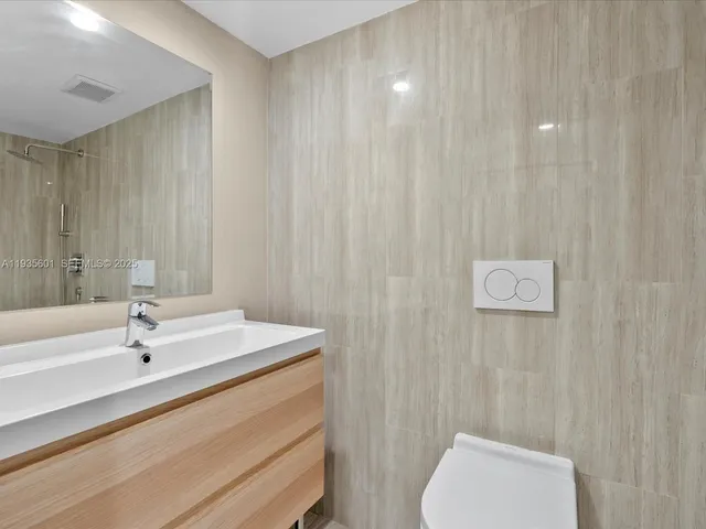 $6,000 | 1134 71st Street, Unit 3, Miami Beach, FL 33141