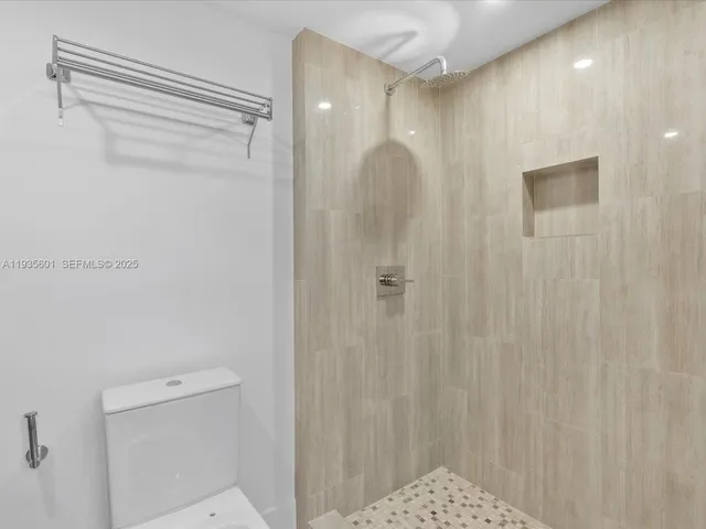 $6,000 | 1134 71st Street, Unit 3, Miami Beach, FL 33141