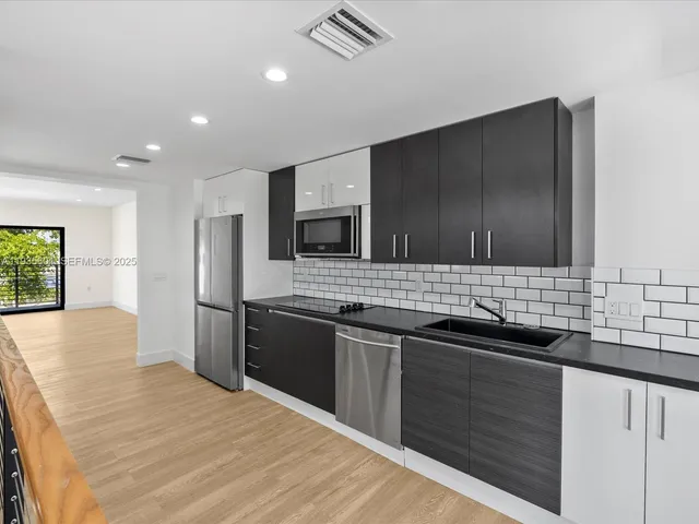 $6,000 | 1134 71st Street, Unit 3, Miami Beach, FL 33141