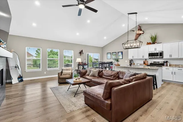 $438,800 | 828 Applewood Creek Drive, Fairview Heights, IL 62208