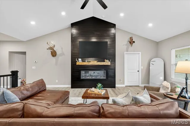 $438,800 | 828 Applewood Creek Drive, Fairview Heights, IL 62208