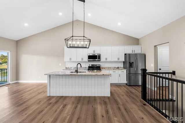 $438,800 | 828 Applewood Creek Drive, Fairview Heights, IL 62208