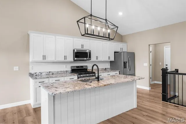 $438,800 | 828 Applewood Creek Drive, Fairview Heights, IL 62208