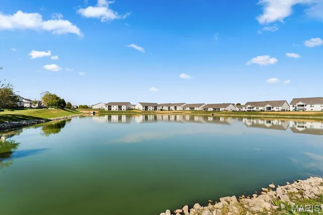 $438,800 | 828 Applewood Creek Drive, Fairview Heights, IL 62208