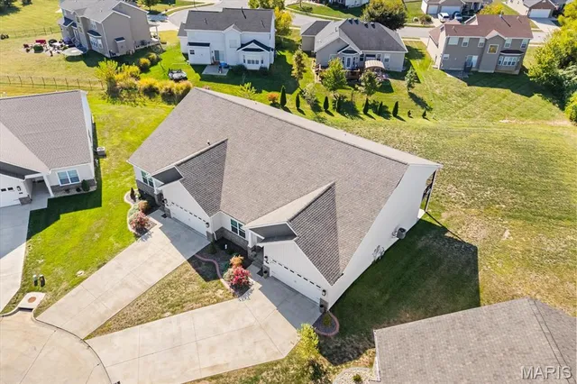 $438,800 | 828 Applewood Creek Drive, Fairview Heights, IL 62208