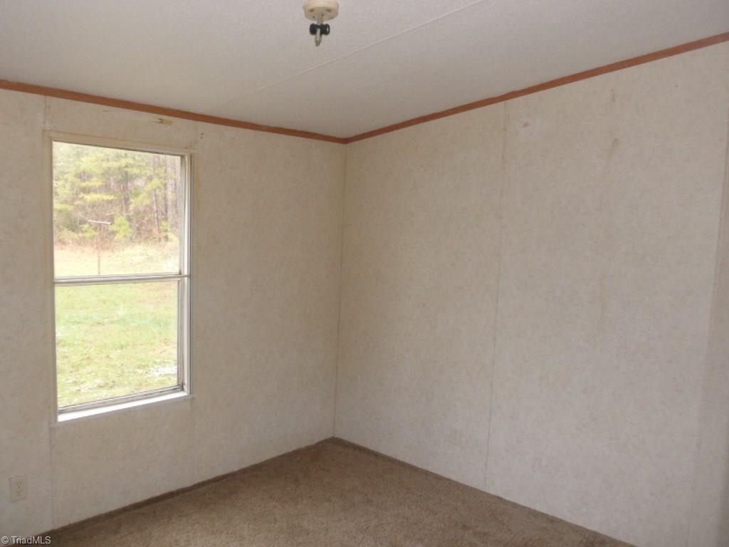 379 Cunningham Brick Yard Road Lexington, NC 27292 - Photo 4 of 10 Gallery Image 4