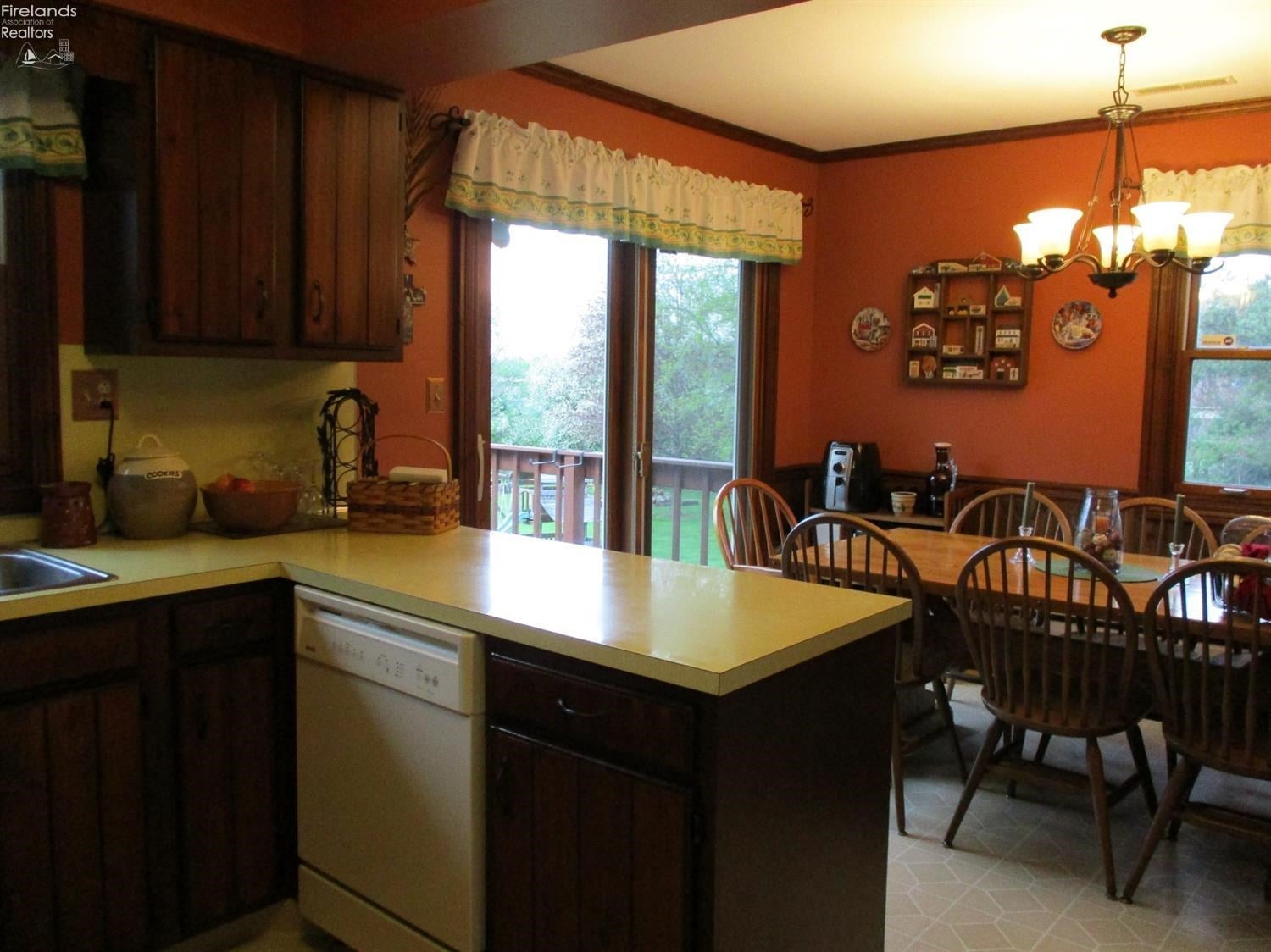 10411 Church Road Huron, OH 44839 - Photo 6 of 10 Gallery Image 6