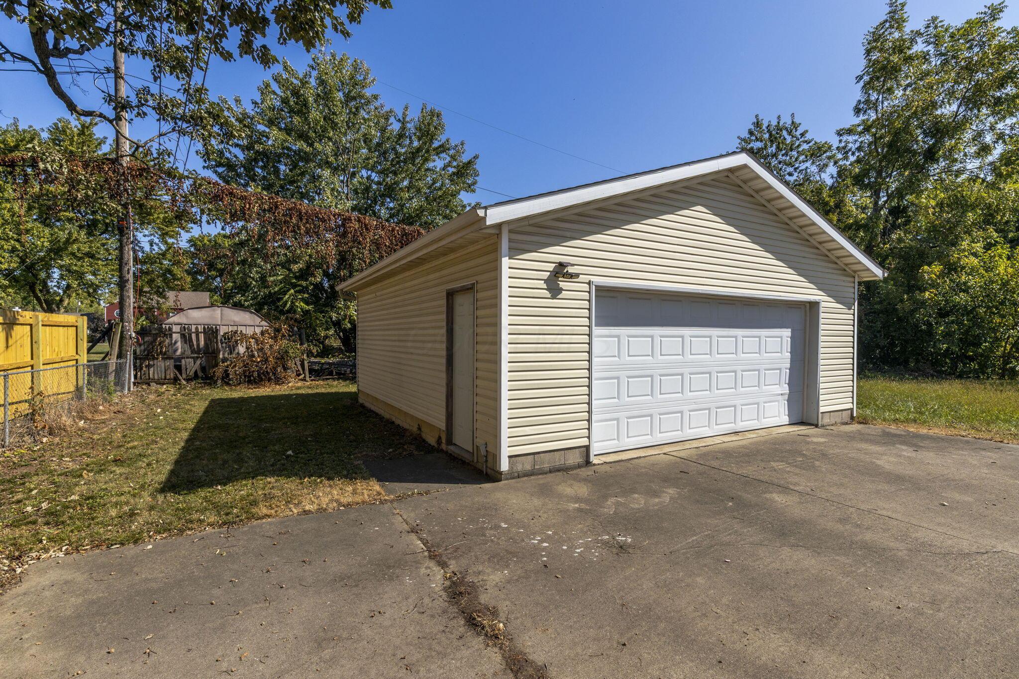 1538 Frank Road Columbus, OH 43223 - Photo 5 of 30 2025-9-11 1538 Frank Rd 006