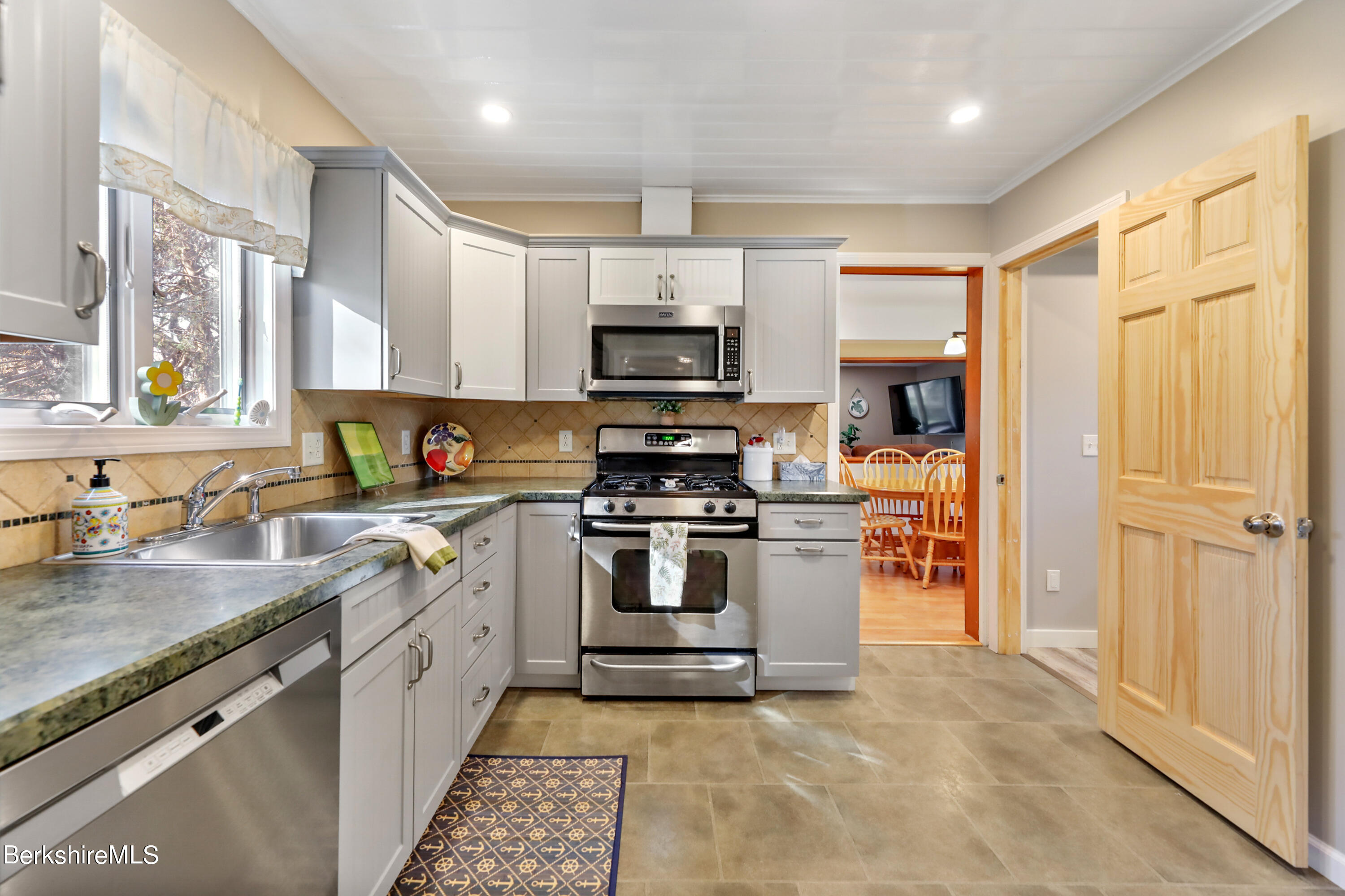 561 Pecks Road Pittsfield, MA 01201 - Photo 8 of 42 Kitchen