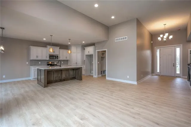 $444,900 | 22609 Cole Court, Peculiar, MO 64078