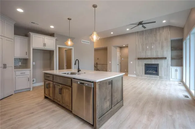 $444,900 | 22609 Cole Court, Peculiar, MO 64078