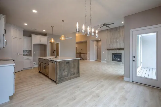 $444,900 | 22609 Cole Court, Peculiar, MO 64078