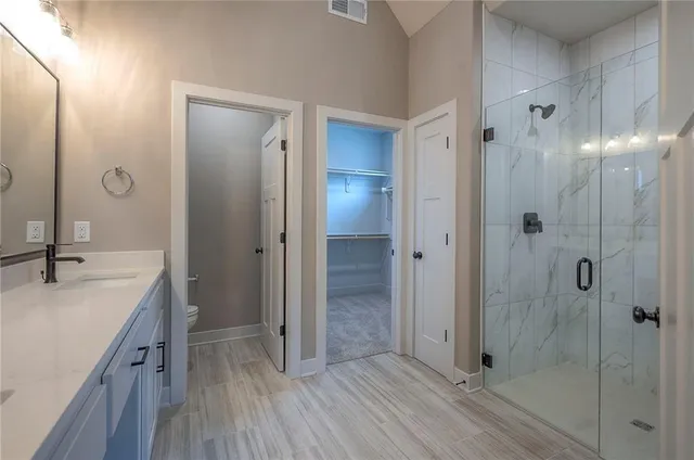 $444,900 | 22609 Cole Court, Peculiar, MO 64078