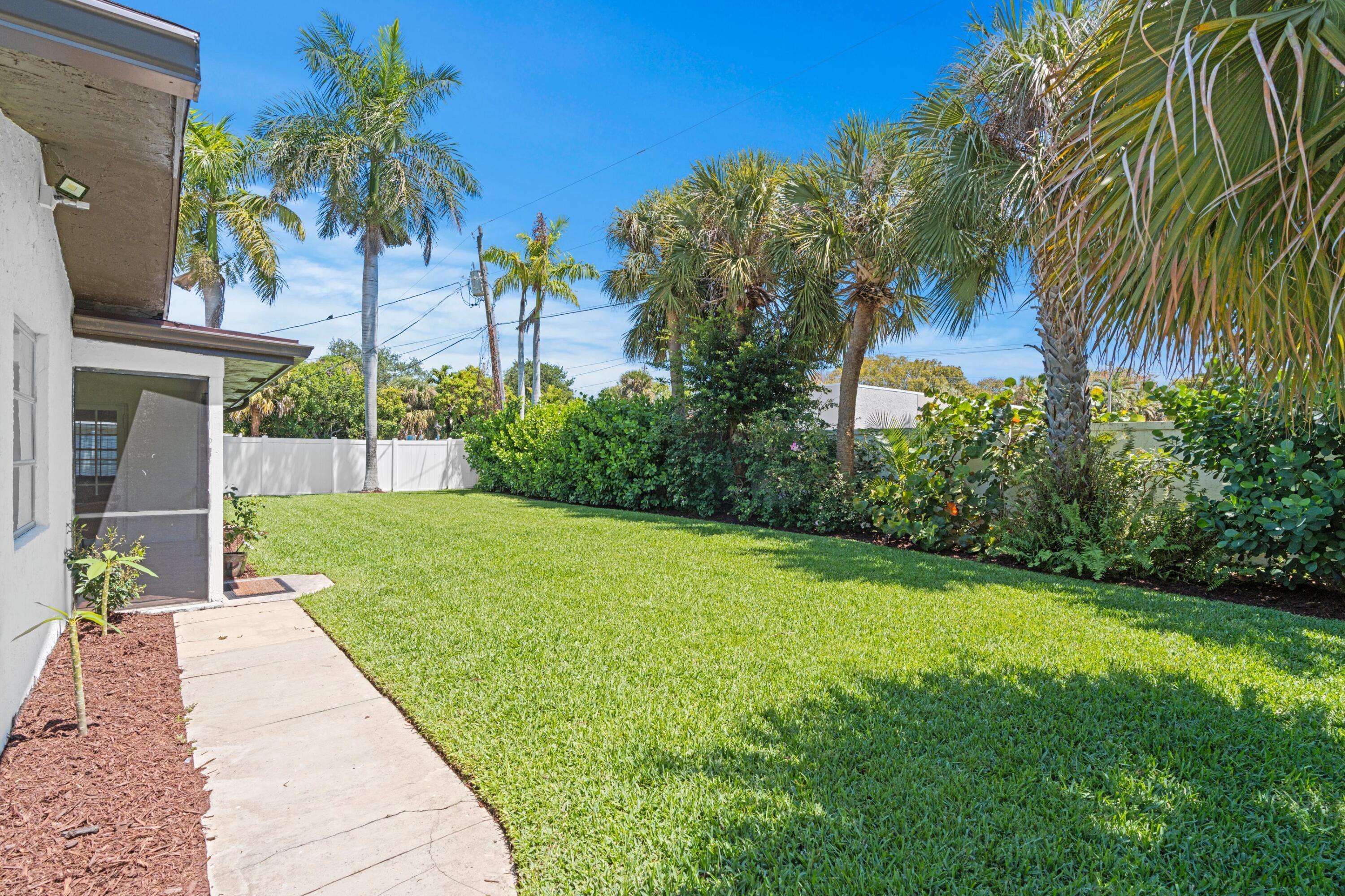 116 Northwest 3rd Court Boca Raton, FL 33432 - Photo 11 of 44 Backyard