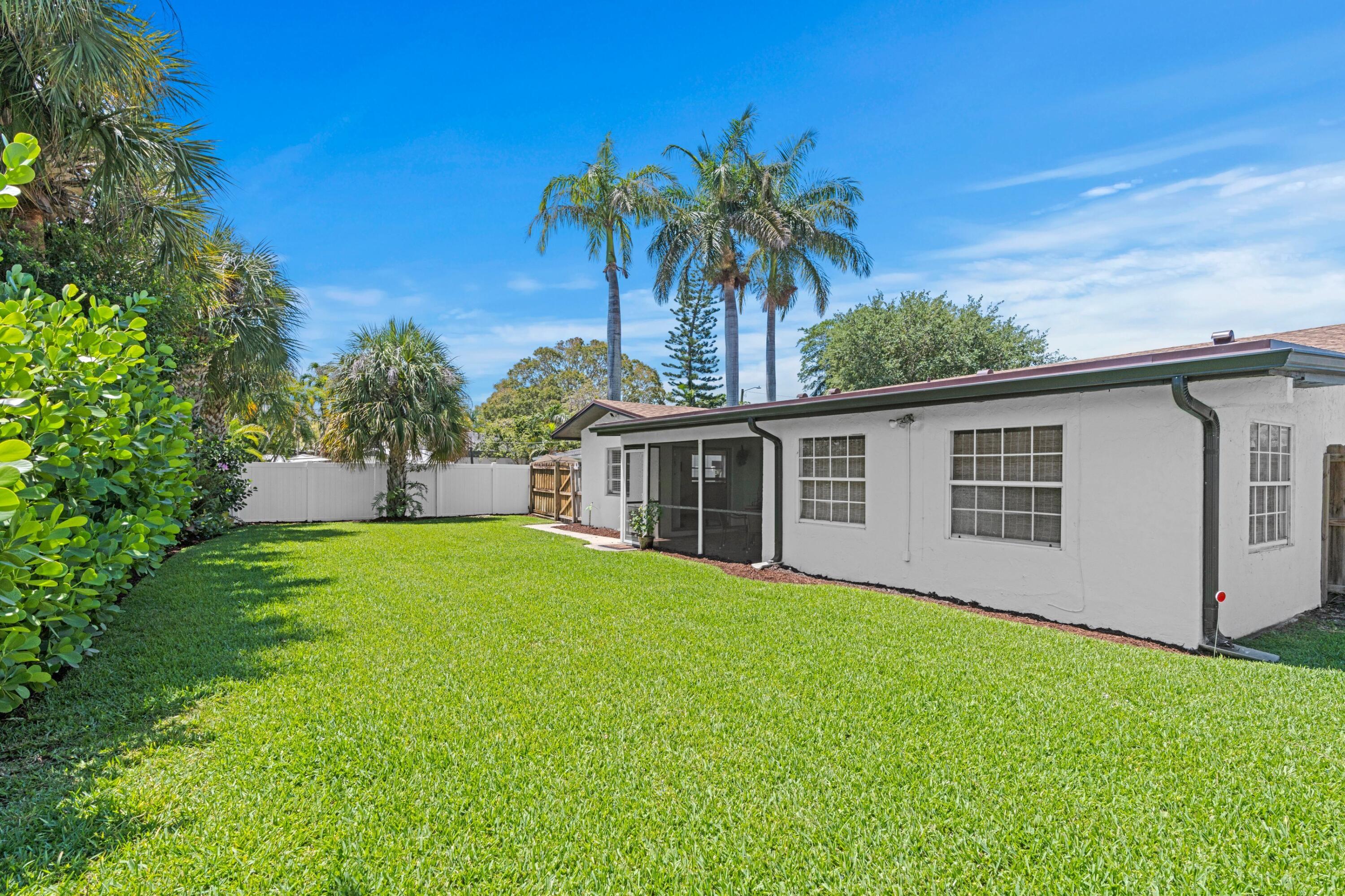 116 Northwest 3rd Court Boca Raton, FL 33432 - Photo 12 of 44 Backyard