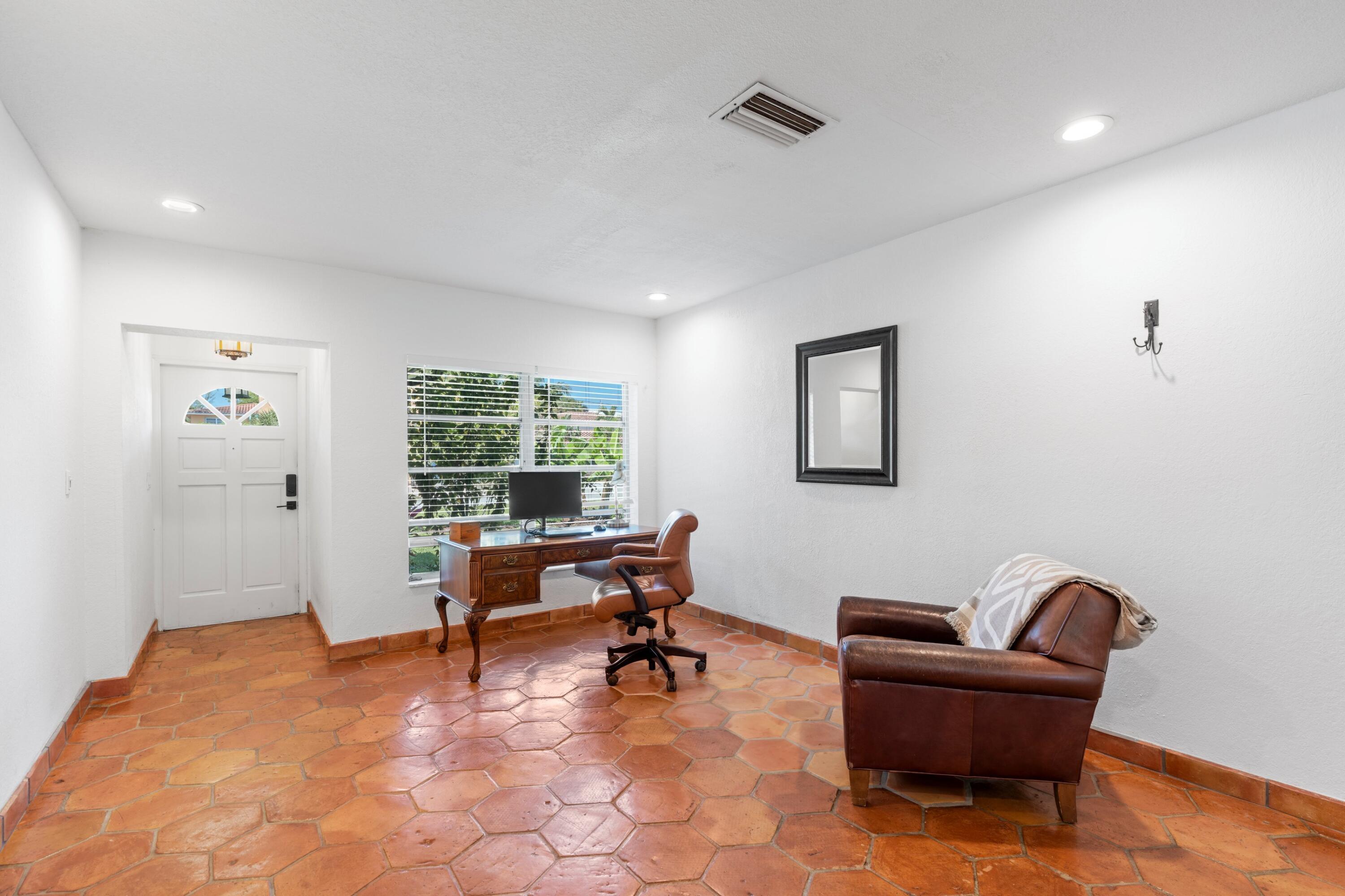 116 Northwest 3rd Court Boca Raton, FL 33432 - Photo 19 of 44 Family Room