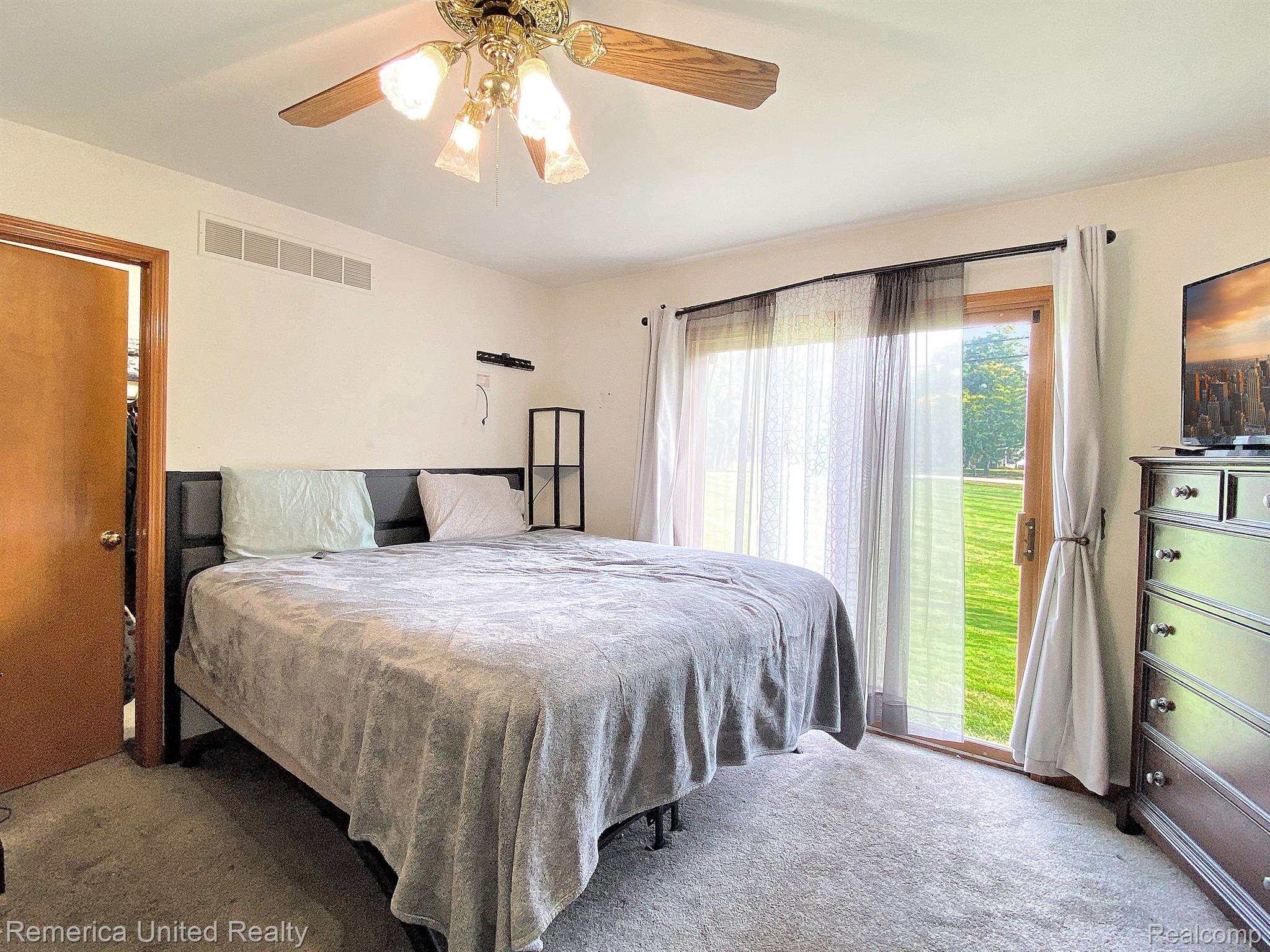 32444 Pine Ridge Drive Warren, MI 48093 - Photo 24 of 33 Gallery Image 24