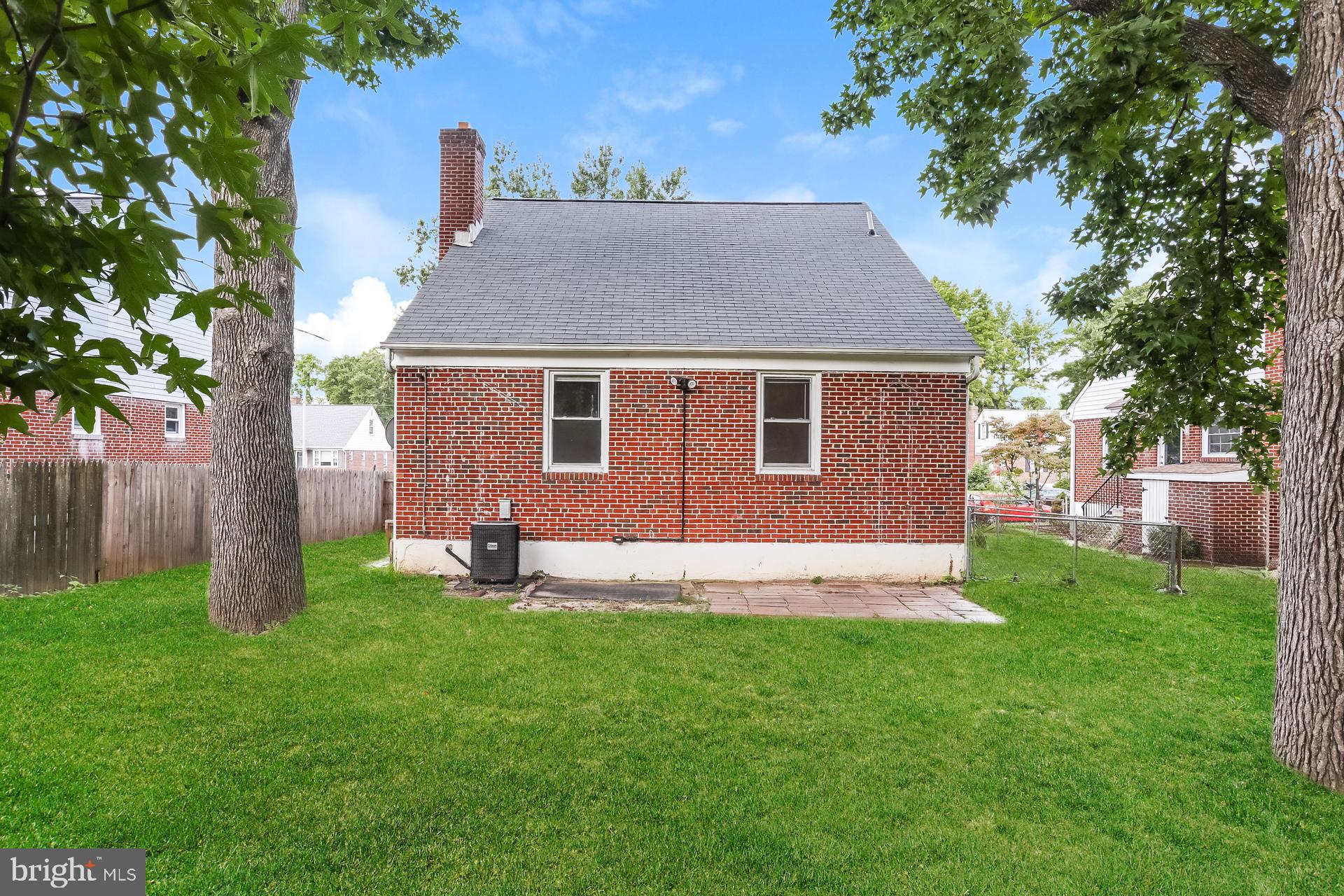 6207 Eastern Parkway Baltimore, MD 21206 - Photo 15 of 15 a house view with a garden space
