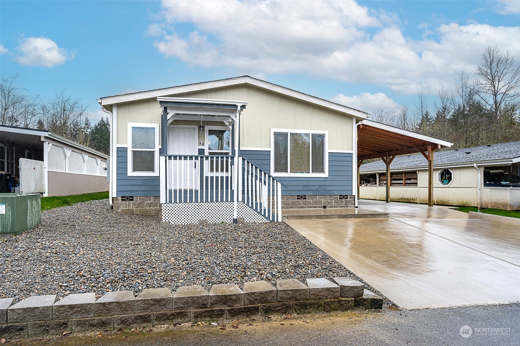 1101 South Scheuber Road, Unit 24 Centralia, WA 98531 - Photo 1 of 29 a front view of a house with garden
