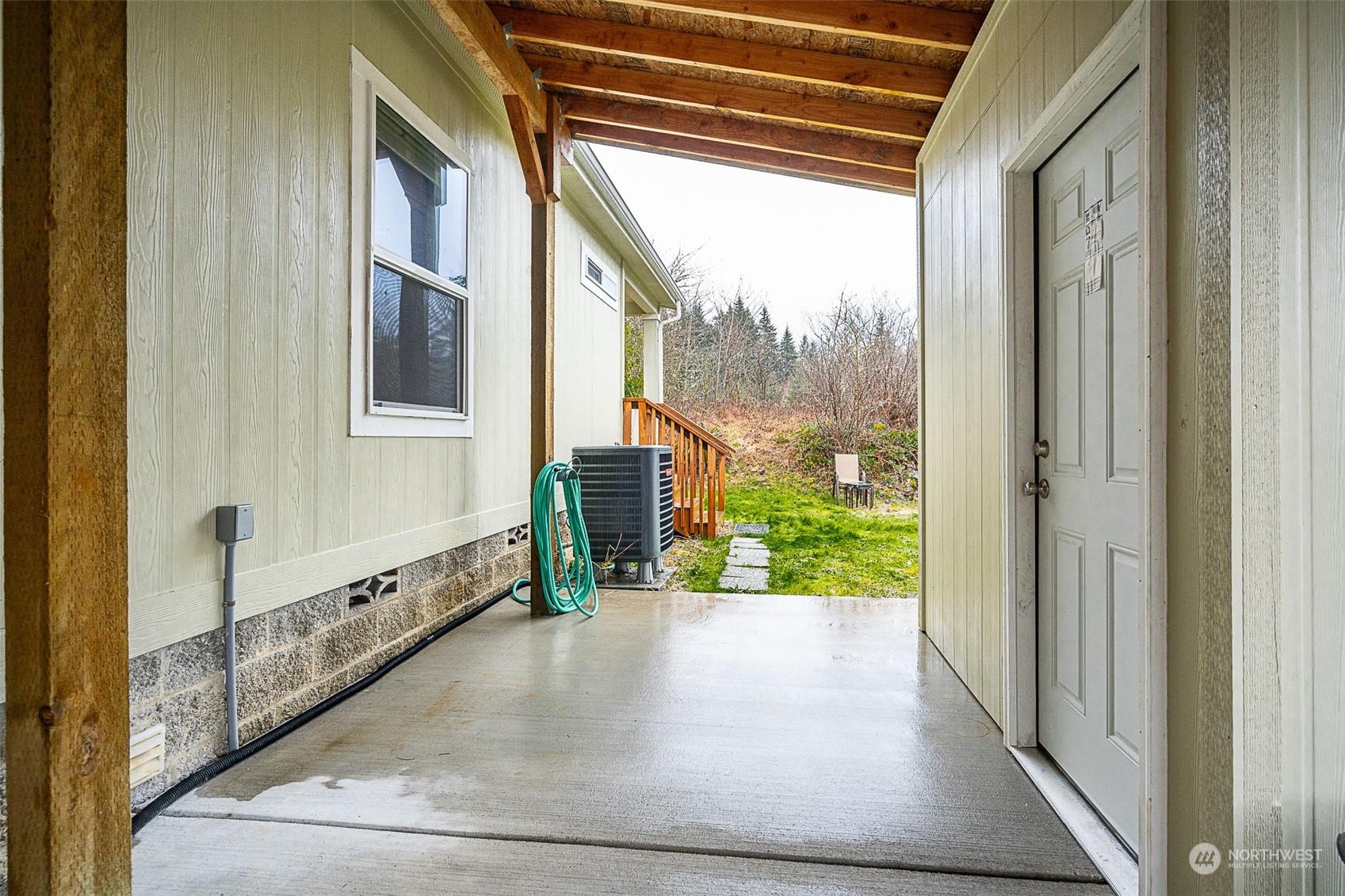 1101 South Scheuber Road, Unit 24 Centralia, WA 98531 - Photo 4 of 29 a view of a living room and a window