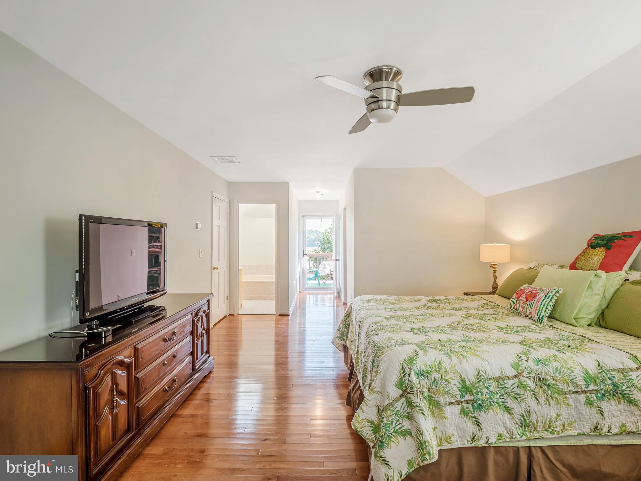 18505 Cabin Road Triangle, VA 22172 - Photo 15 of 29