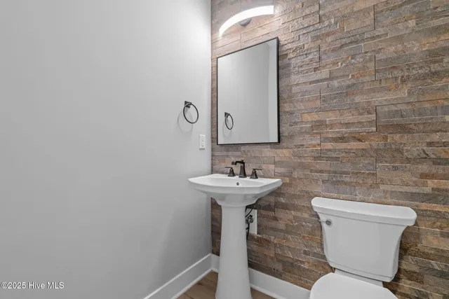 $447,500 | 408 Summit Street, Aberdeen, NC 28315