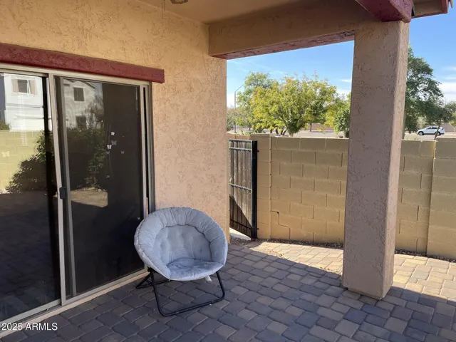 $397,000 | 965 South Heritage Drive, Gilbert, AZ 85296