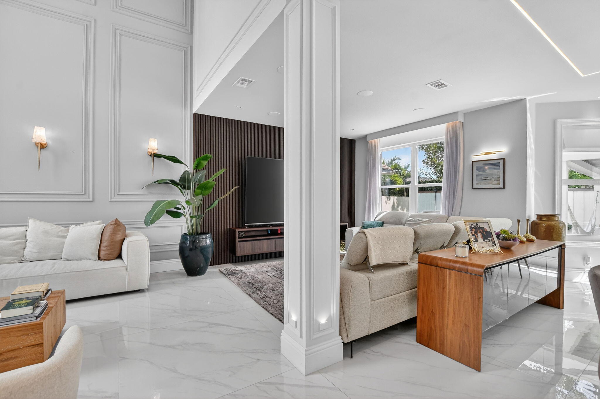 11038 Baybreeze Way Boca Raton, FL 33428 - Photo 13 of 95 a living room with furniture and a potted plant